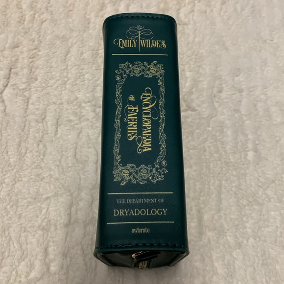 Owlcrate Emily Wilde’s Encyclopedia of Faeries Book Purse - Picture 3 of 10